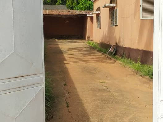 Lar Bairro de ajuda 2 fase, Casas, Bissau