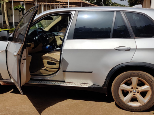 BMW X5, Carros, Bissau