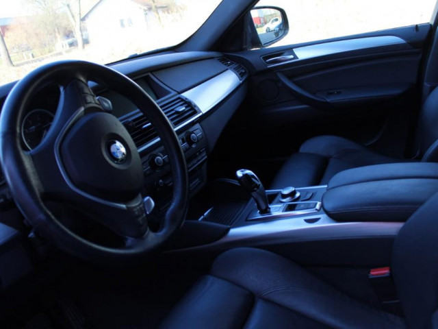 BMW X6, Carros, Bissau