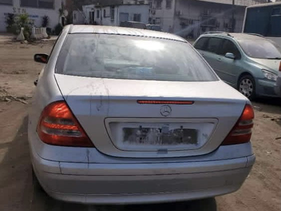 Mercedes-Benz C-Class, Carros, Bissau