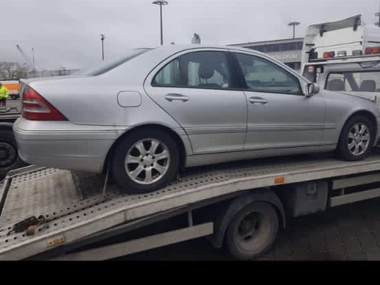 Mercedes-Benz C-Class, Carros, Bissau
