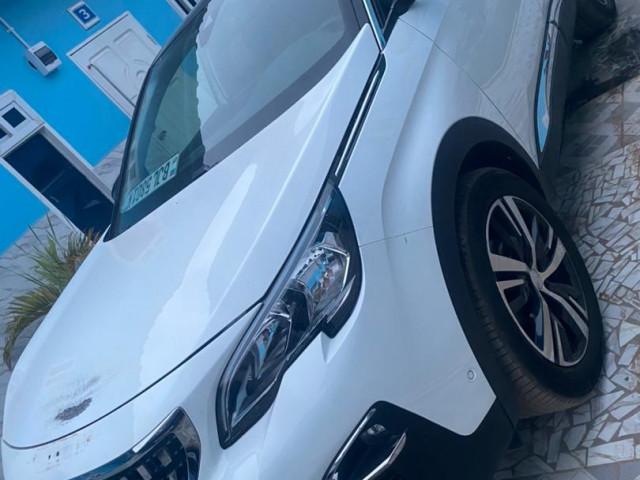 Peugeot 3008, Carros, Bissau