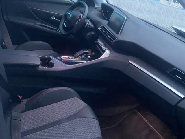 Peugeot 3008, Carros, Bissau