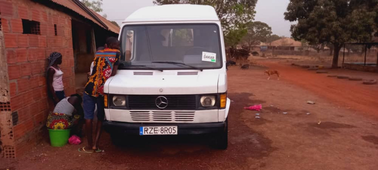Mercedes-Benz T1, Camiões - Autocarros, Bissau