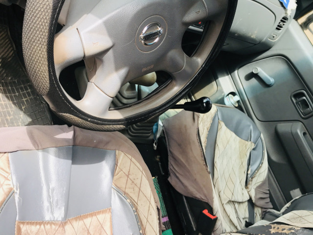 Nissan NP 300, Carros, Bissau