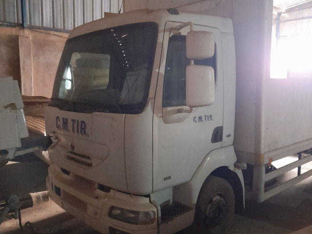 Renault Midlum, Camiões - Autocarros, Bissau