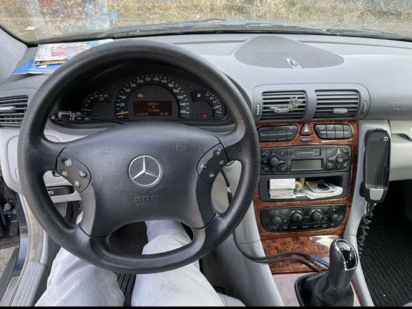 Mercedes-Benz C-Class, Carros, Bissau