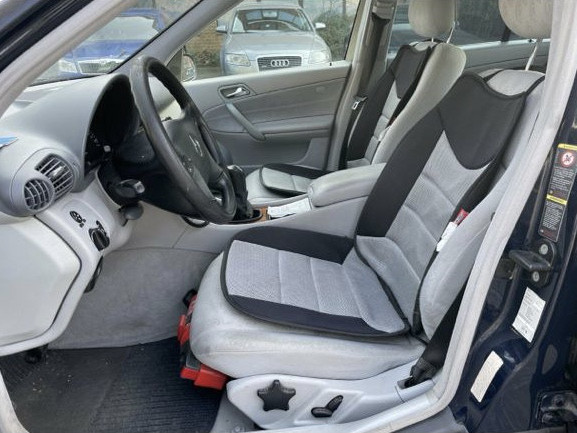Mercedes-Benz C-Class, Carros, Bissau