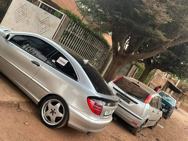 Mercedes-Benz, Carros, Bissau