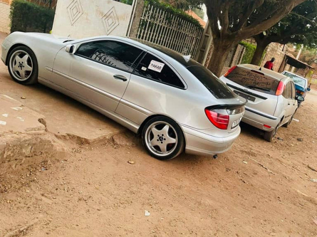 Mercedes-Benz, Carros, Bissau