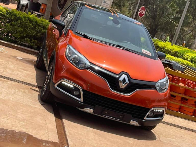 Renault Captur, Carros, Bissau