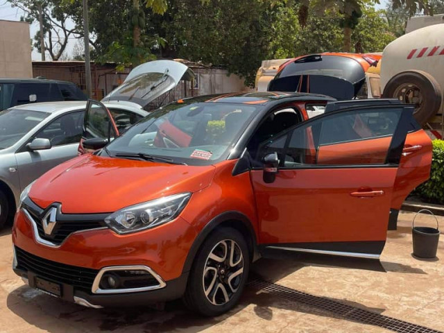 Renault Captur, Carros, Bissau
