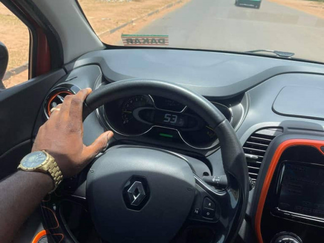 Renault Captur, Carros, Bissau