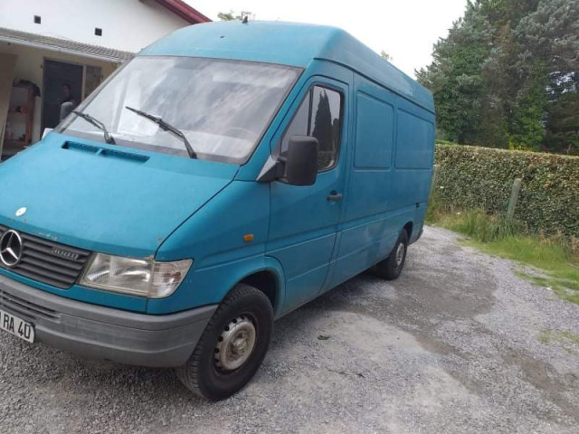 Mercedes-Benz Sprinter, Camiões - Autocarros, Bissau
