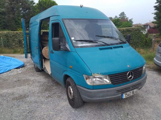 Mercedes-Benz Sprinter, Camiões - Autocarros, Bissau