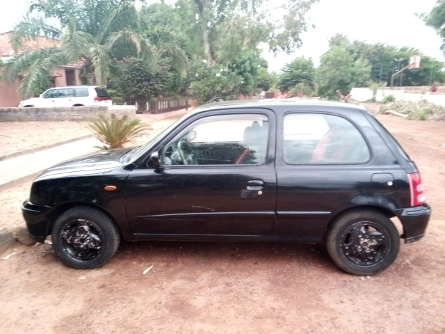 Nissan Micra, Carros, Bissau