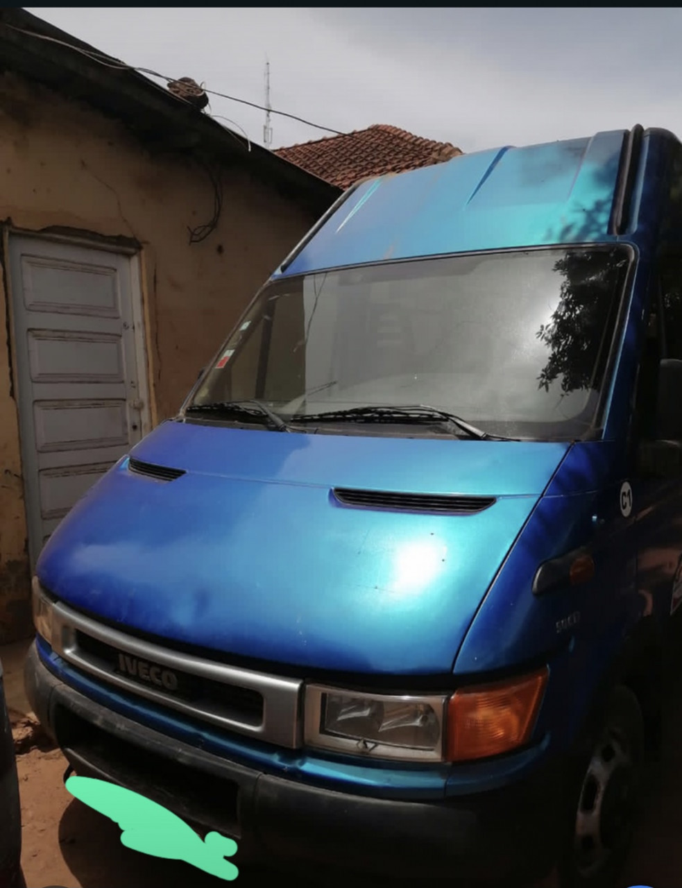 Iveco Daily, Camiões - Autocarros, Bissau