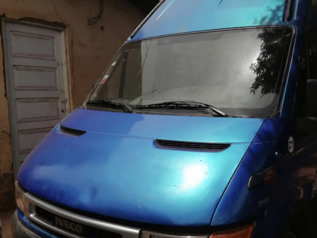Iveco Daily, Camiões - Autocarros, Bissau