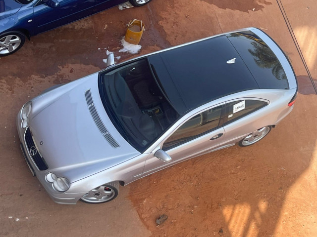 Mercedes-Benz C-Class, Carros, Bissau