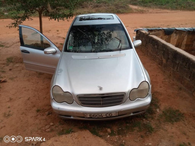 Mercedes-Benz C-Class, Carros, Bissau