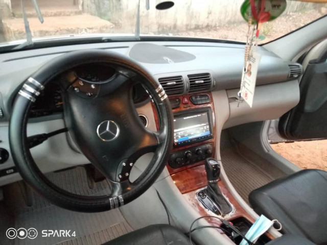 Mercedes-Benz C-Class, Carros, Bissau