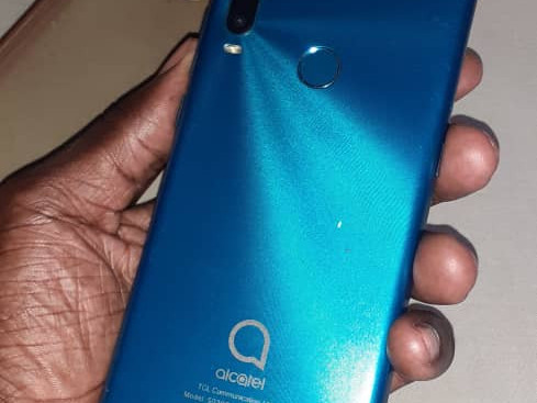 Alcatel 5030D, Telemóveis, Bissau