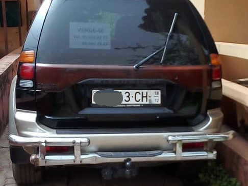 Différents Mitsubishi Pajero, Carros, Bissau