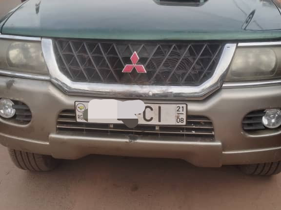 Différents Mitsubishi Pajero, Carros, Bissau