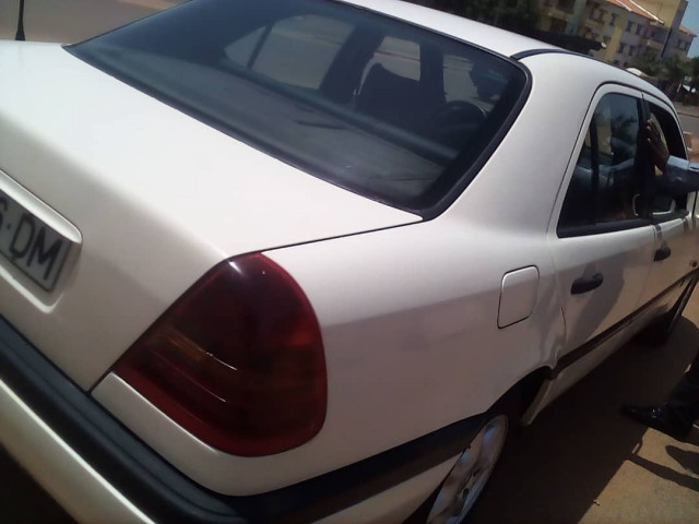 Mercedes-Benz C-Class, Carros, Bissau