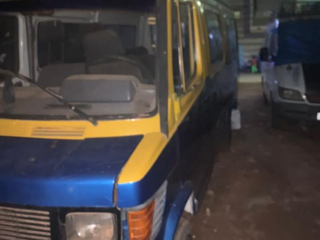 Mercedes-Benz TN Diferentes, Camiões - Autocarros, Bissau