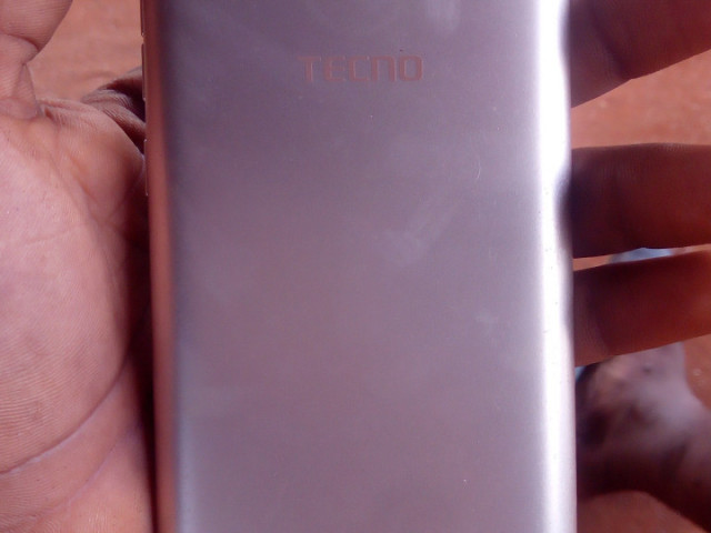 Tecno Pop 2, Telemóveis, Bissau