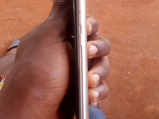 Tecno Pop 2, Telemóveis, Bissau