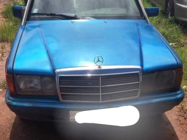 Mercedes-Benz C-Class, Carros, Bissau