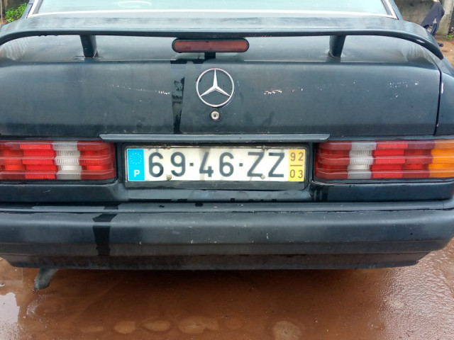 Mercedes Benz 190, Carros, Bissau