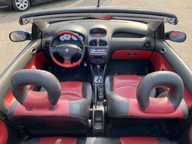 Peugeot 206, Carros, Bissau