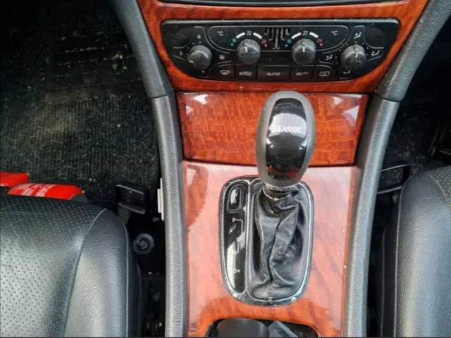 Mercedes-Benz C-Class, Carros, Bissau