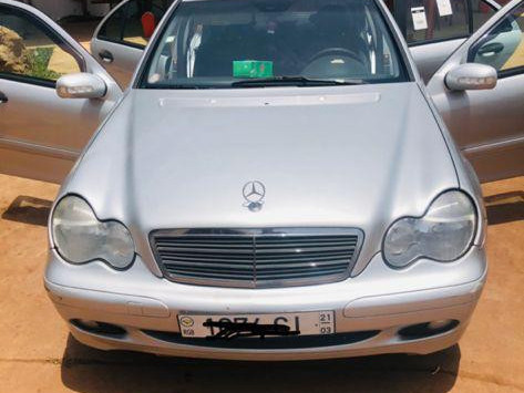 Mercedes-Benz C-Class, Carros, Bissau