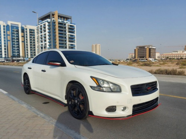 Nissan Maxima, Carros, Bissau