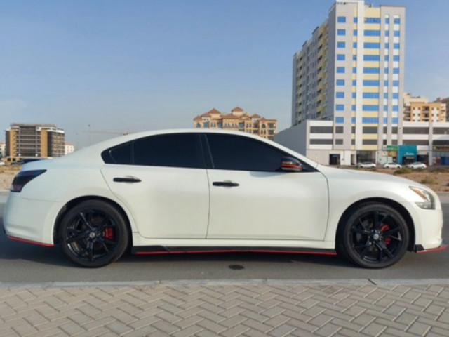 Nissan Maxima, Carros, Bissau