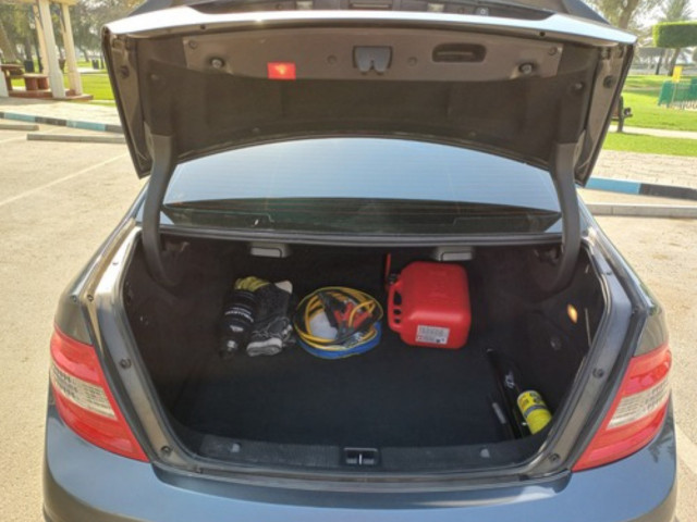 Mercedes-Benz C-Class, Carros, Bissau