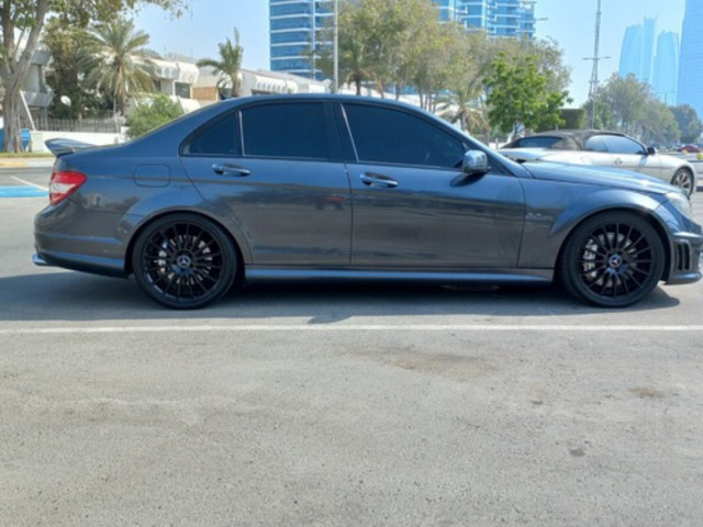 Mercedes-Benz C-Class, Carros, Bissau