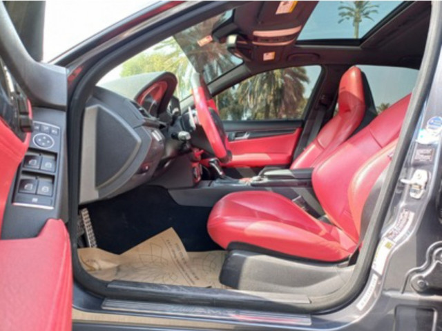 Mercedes-Benz C-Class, Carros, Bissau
