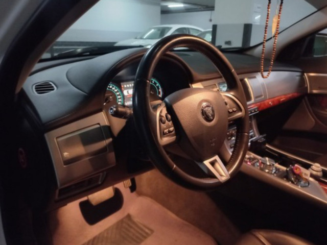 Jaguar XF, Carros, Bissau