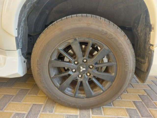 Mitsubishi Montero, Carros, Bissau