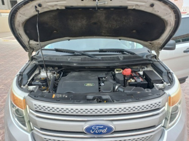 Ford Explorer, Carros, Bissau