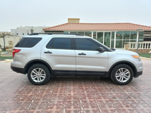 Ford Explorer, Carros, Bissau