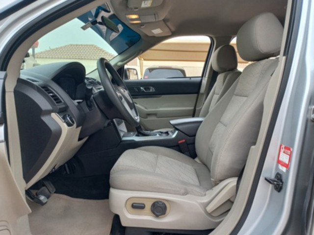 Ford Explorer, Carros, Bissau