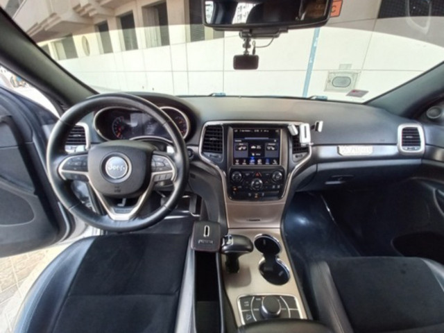 Jeep Grand Cherokee, Carros, Bissau