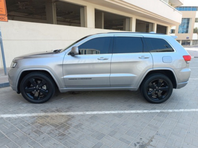 Jeep Grand Cherokee, Carros, Bissau